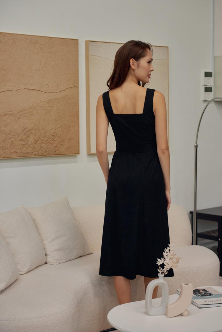 Mark of Distinction Dress (Black)